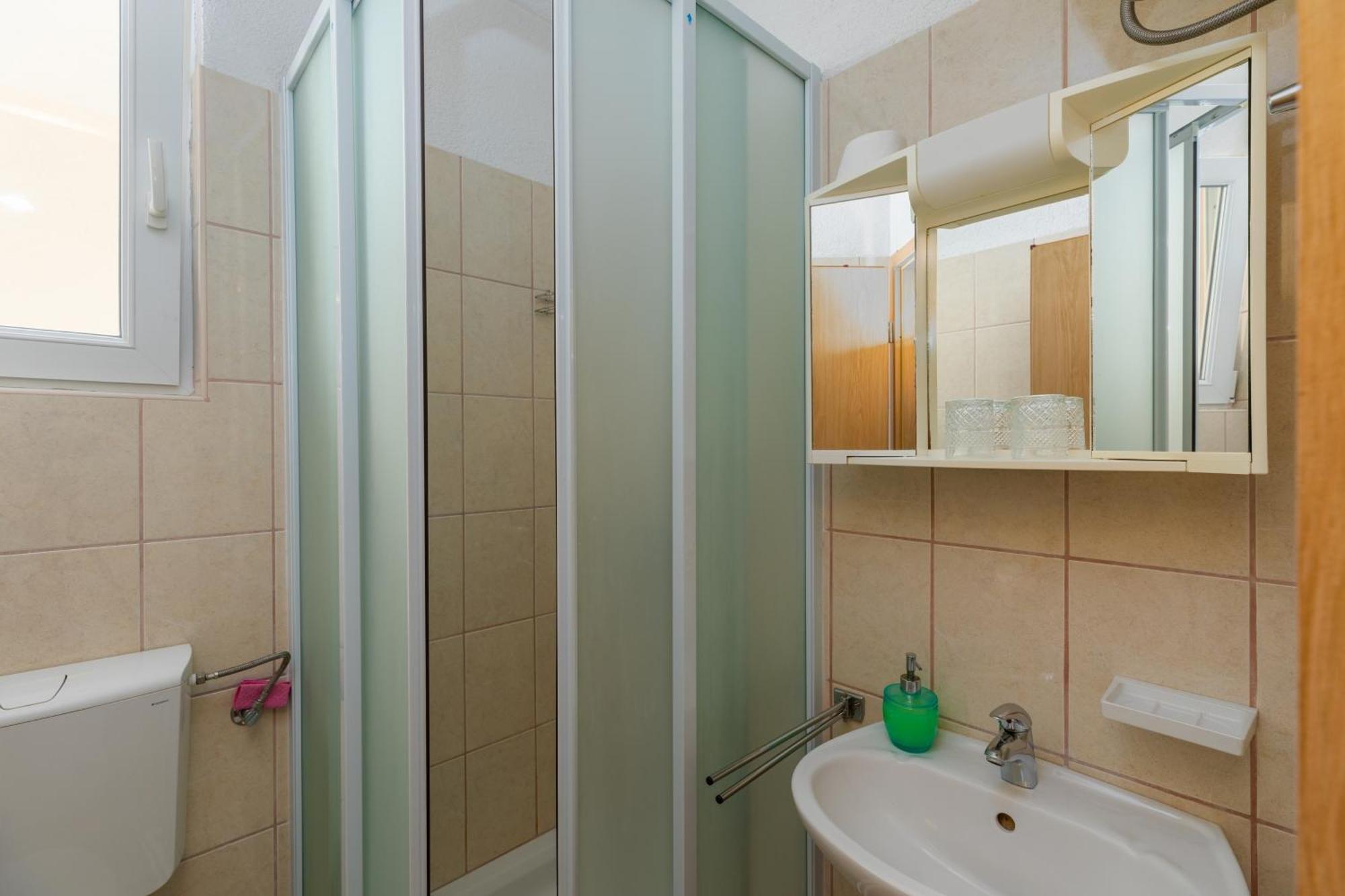 Apartments By The Sea Drasnice, Makarska - 6697 Номер фото