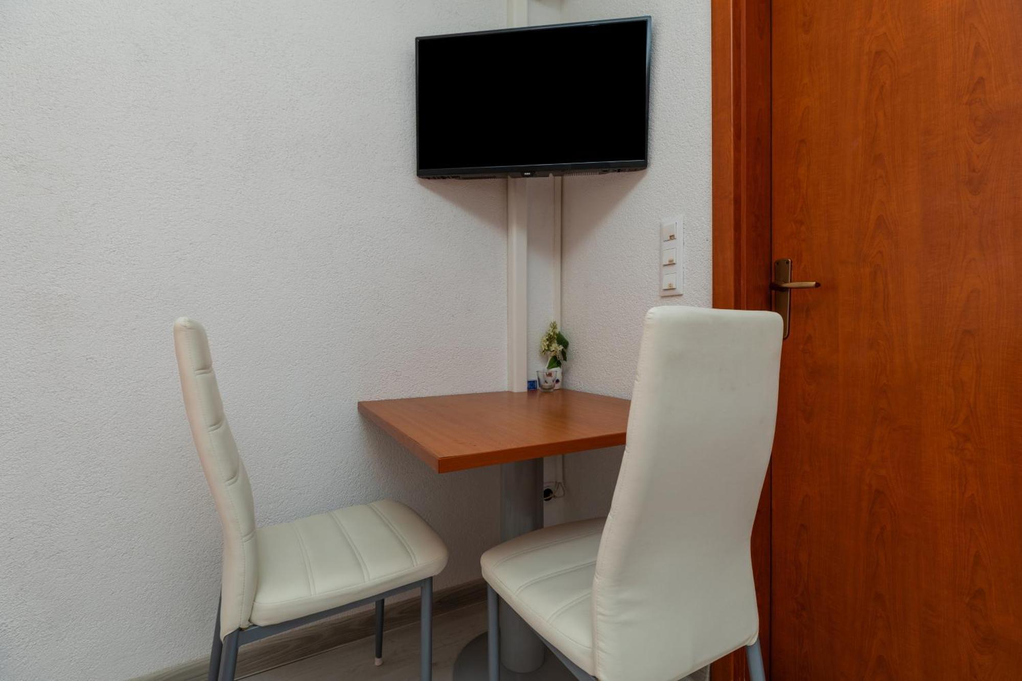 Apartments By The Sea Drasnice, Makarska - 6697 Номер фото