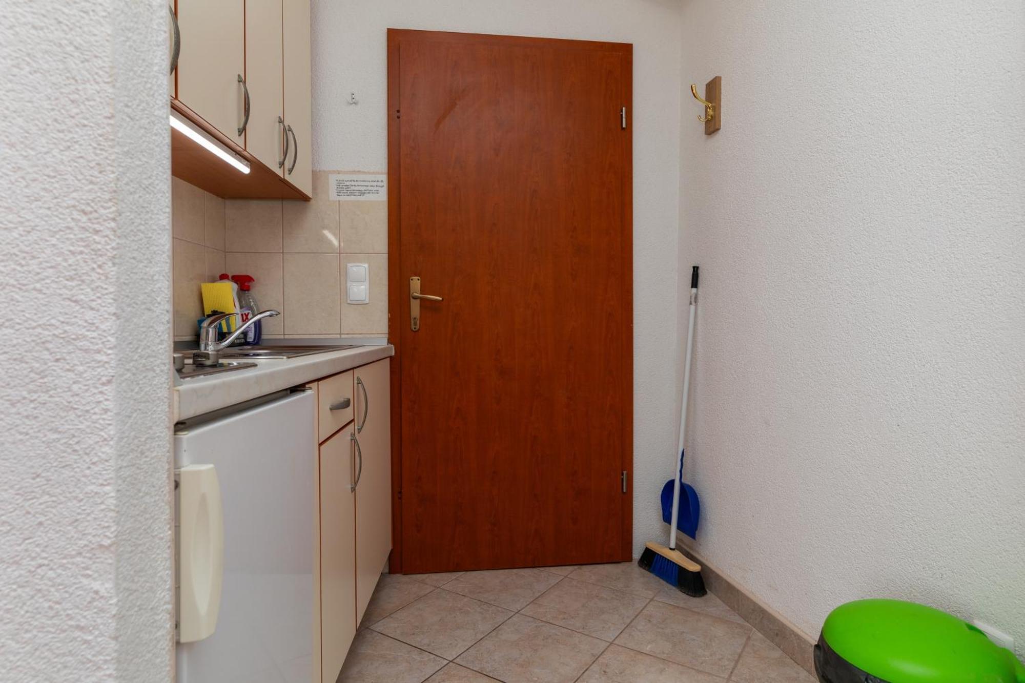 Apartments By The Sea Drasnice, Makarska - 6697 Номер фото