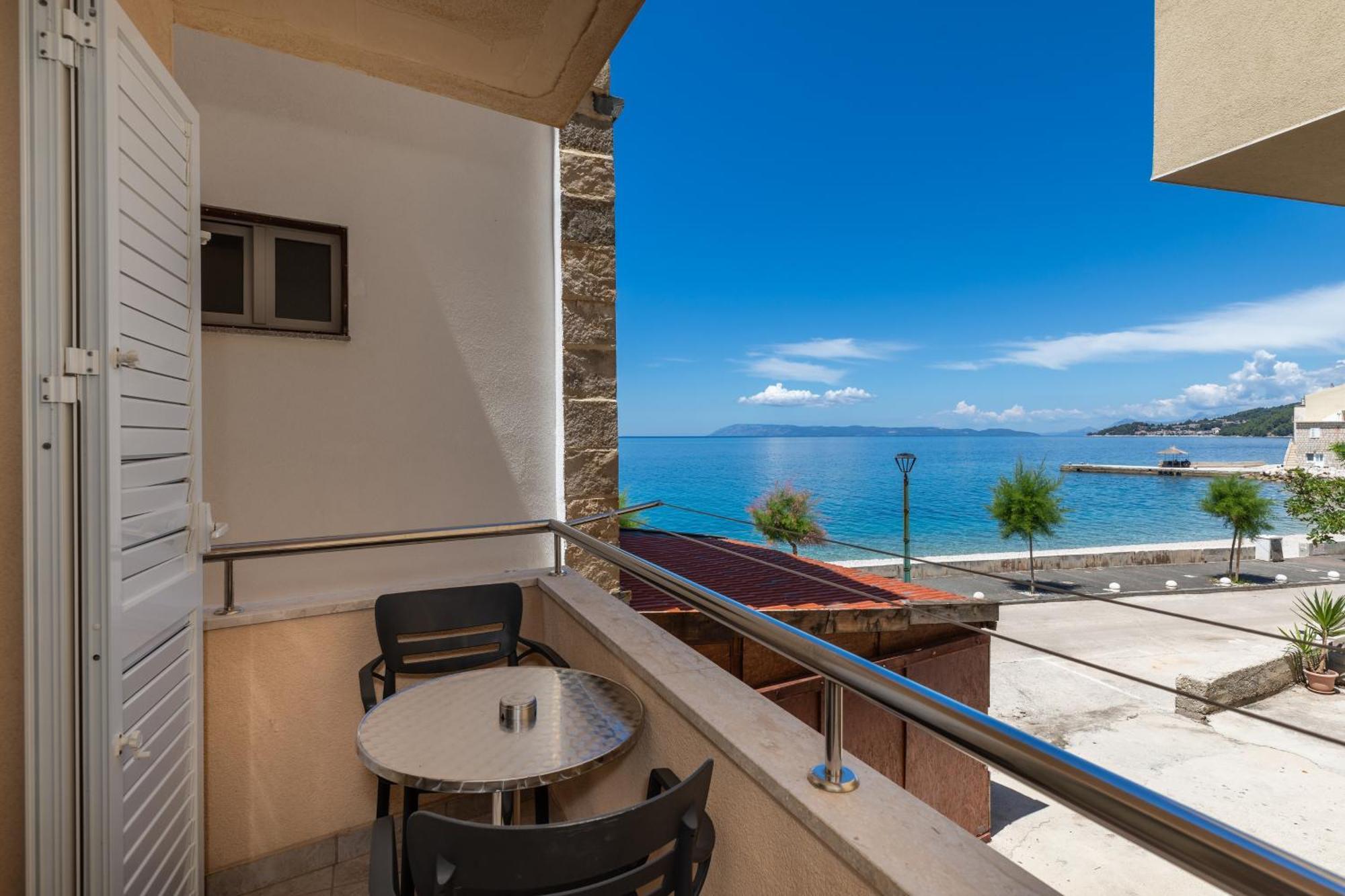 Apartments By The Sea Drasnice, Makarska - 6697 Экстерьер фото